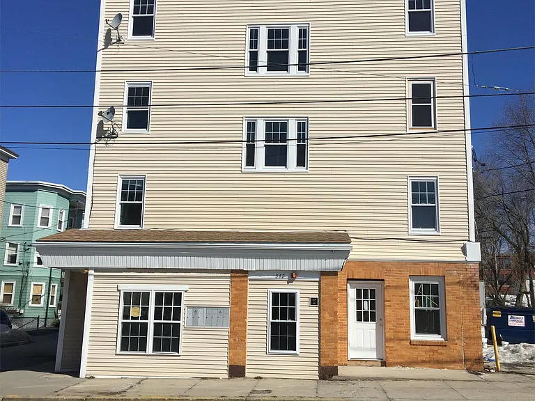 542 Privilege St #1R — Photo 1