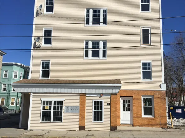 542 Privilege St, Woonsocket, RI