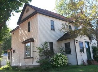 209 S 4th St, Abbotsford, WI 54405
