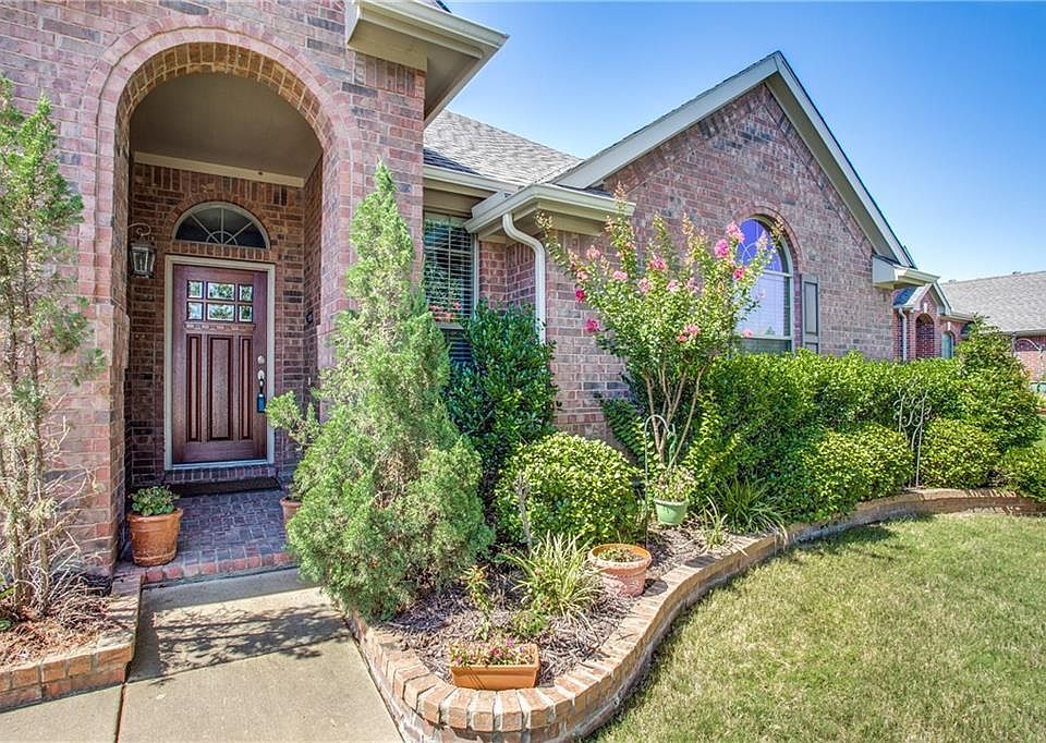 1st image of 3019 Leslie Dr
