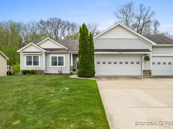 1102 Shore Pointe Dr SW, Byron Center, MI 49315