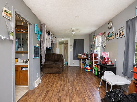 4th image of 1116 Creston Ave
