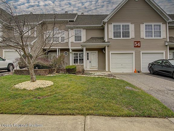 3rd image of 5405 Belmont Ct Unit 5405
