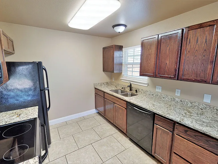 804 Meadowlands Drive — Photo 5