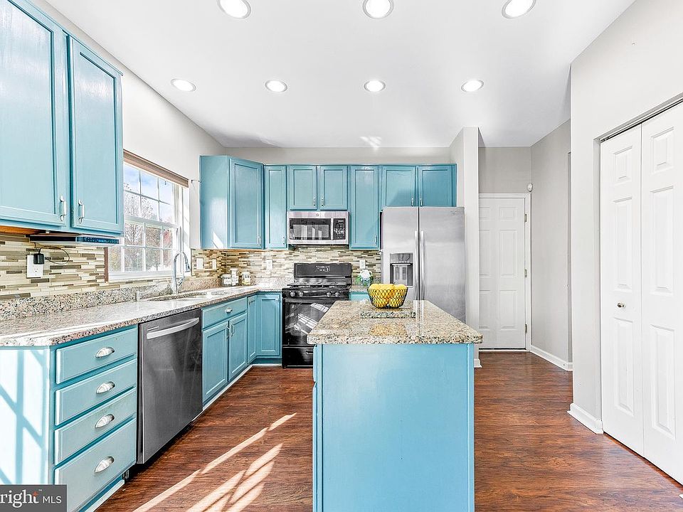 1st image of 4766 Sheffield Cir