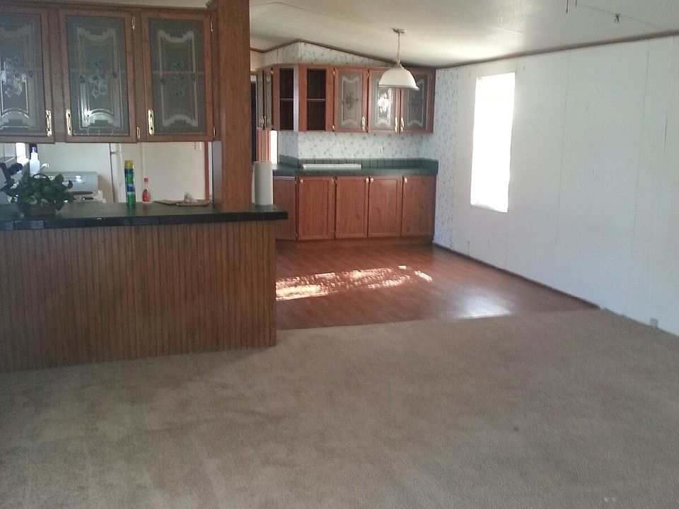 2nd image of 904 Daisy Dr