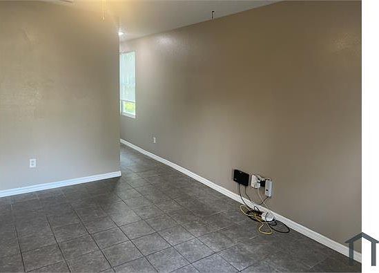 5th image of 1128 N Stella Ave #B