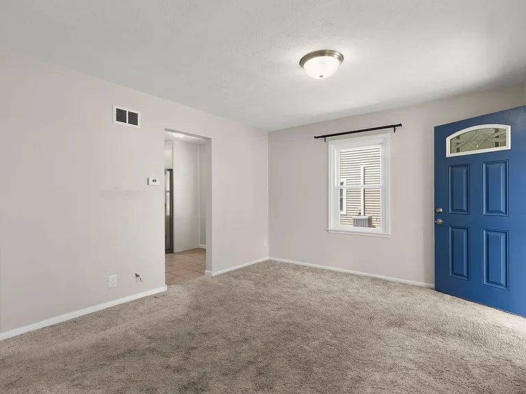 5209 N Glen Elm Dr — Photo 4