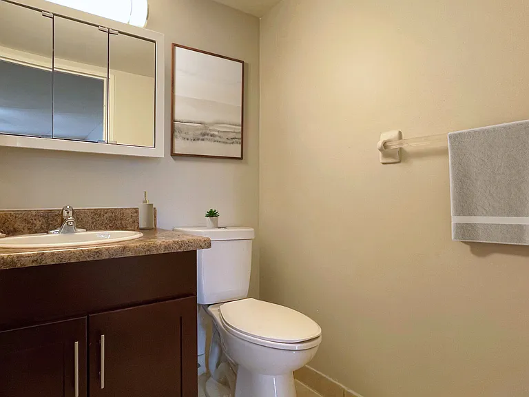 1423 Mississauga Valley Blvd — Photo 9