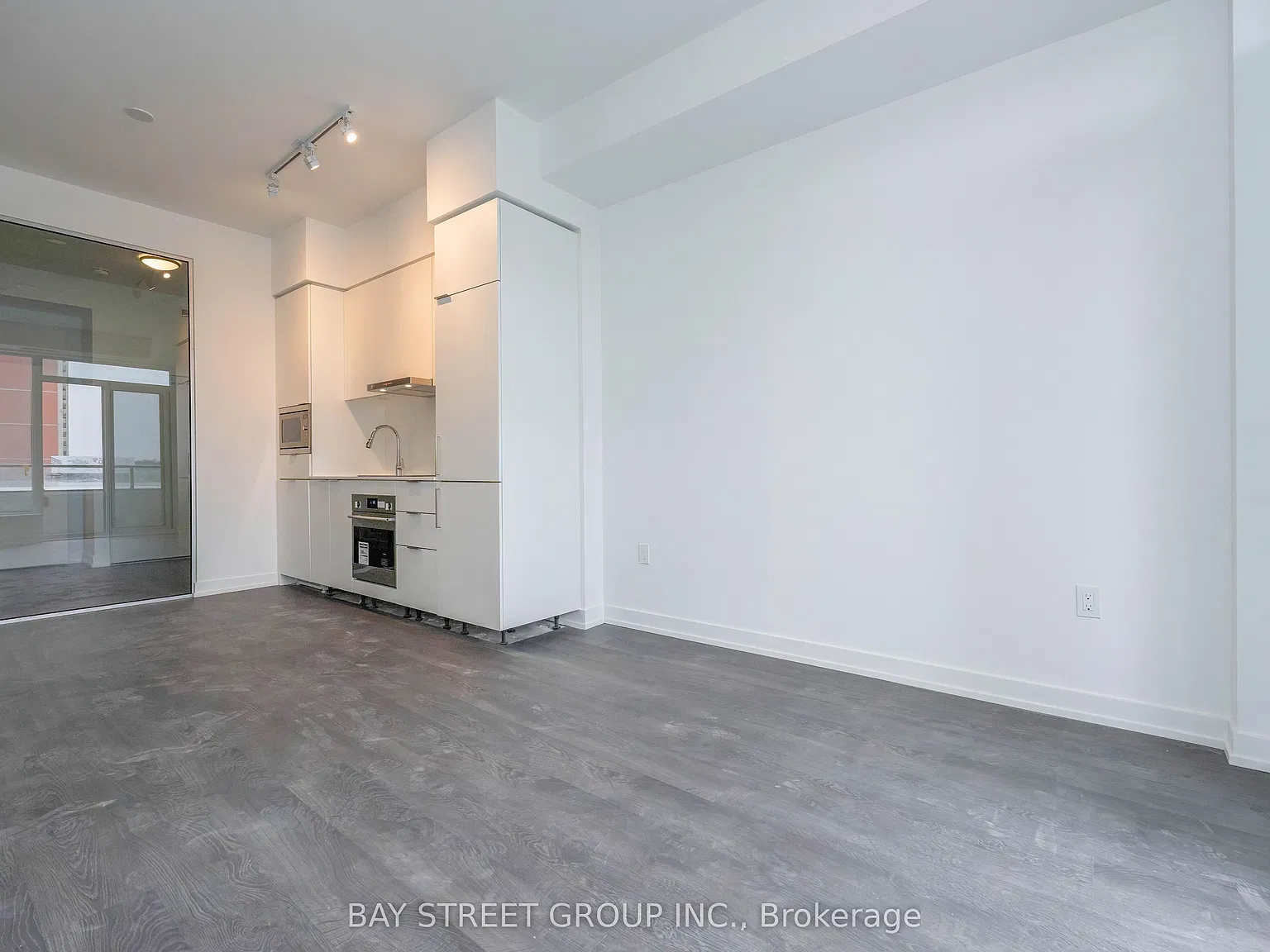 3 bed, $2,950 — Photo 4