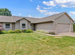 2332 Vanden Avond Dr, Green Bay, WI 54311