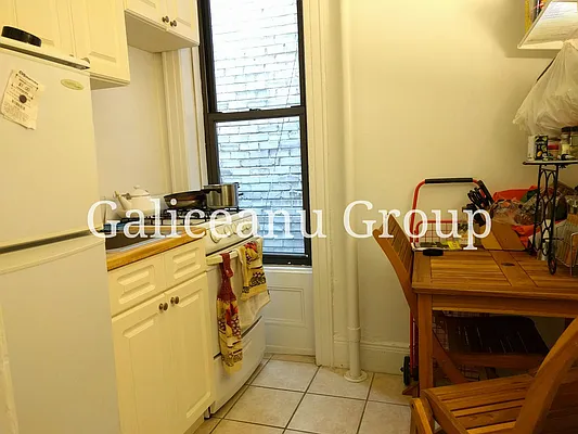 Rented by Lexington Real Estate Group | media 21