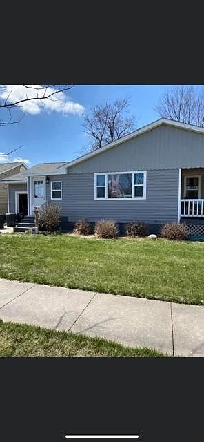 1st image of 2720 NE North
