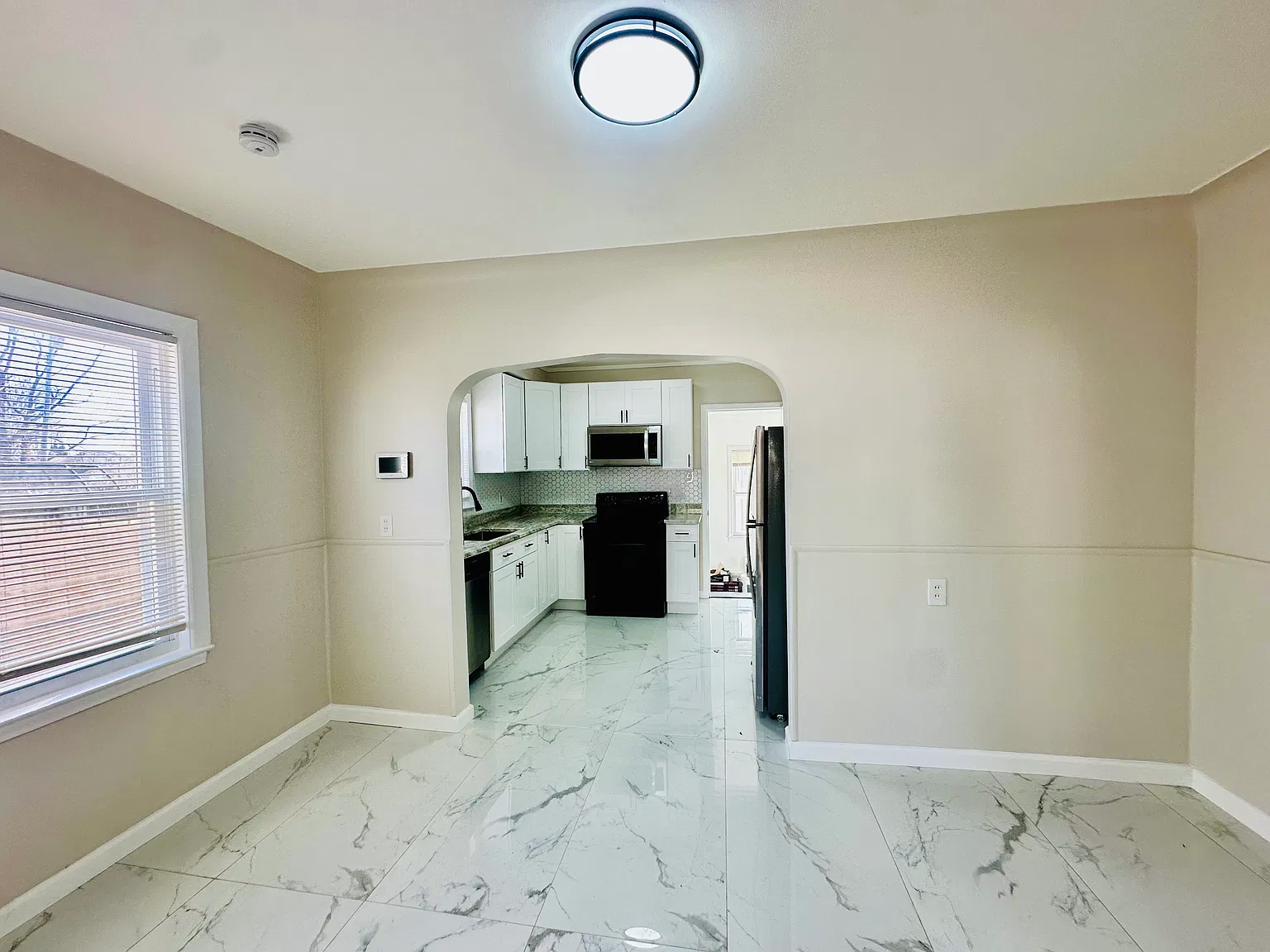 3 bed, 1260 sqft, $1,800 — Photo 4