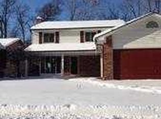 27637 James St, Warren, MI 48092