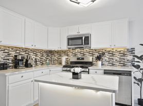 5215 John F Kennedy Blvd E