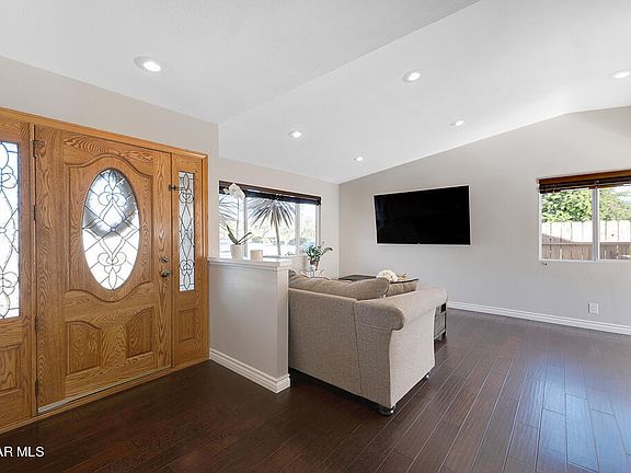 4th image of 204 S Henrietta Ave