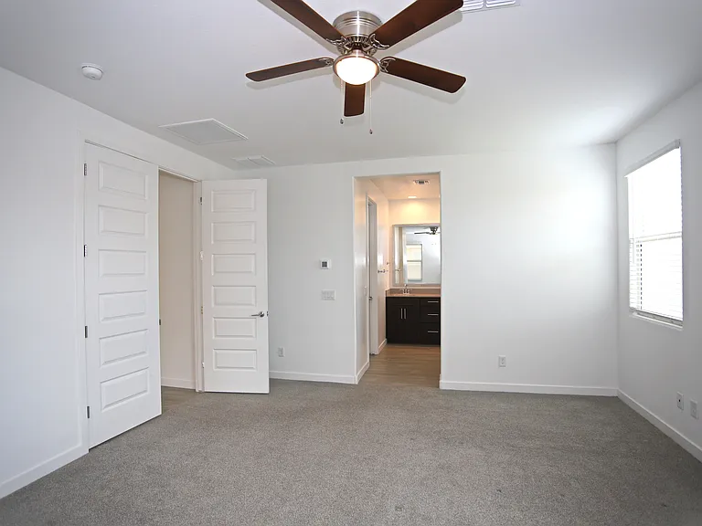 2250 E Kelly Dr — Photo 24