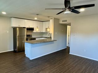 201 S Kansas Ave #B, League City, TX 77573