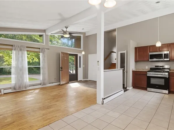 36 Wentworth St, North Providence, RI 02904