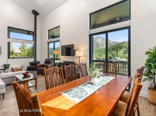 428 Meadows Dr, Alpine, WY 83128