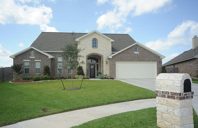 1st image of 404 Auburn Hl