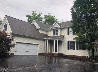 534 Manor Brook Dr, Chagrin Falls, OH 44022
