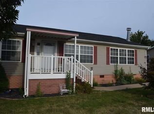 108 Meadow Ridge Ln, Jacksonville, IL 62650