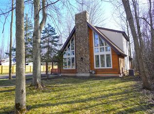 6376 Rounds Rd, Newfane, NY 14108