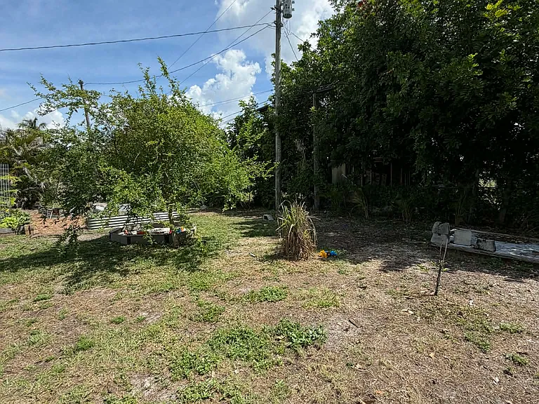 4501 SE 14th Ave — Photo 3