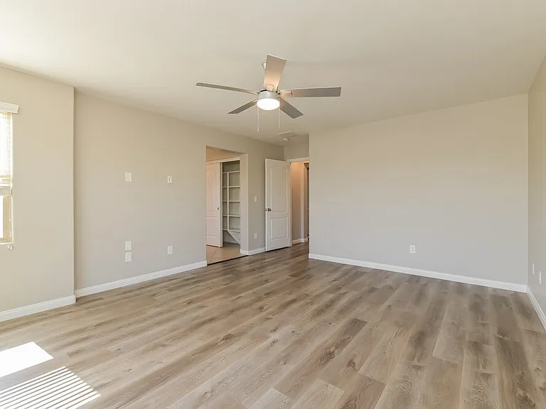6377 Kellyville Dr — Photo 10