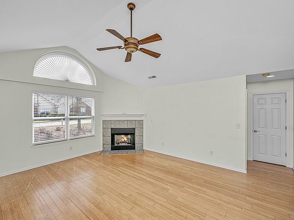 5th image of 104 Ashley Villa Cir APT A
