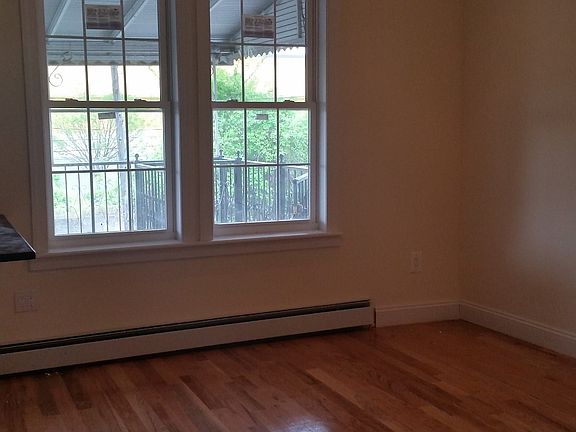4th image of 4341 Carpenter Avenue