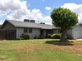 1124 S County Center Dr, Visalia, CA 93277