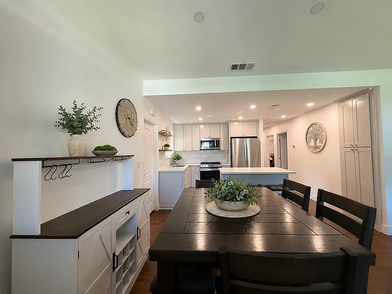 3437 Madeira Way — Photo 3