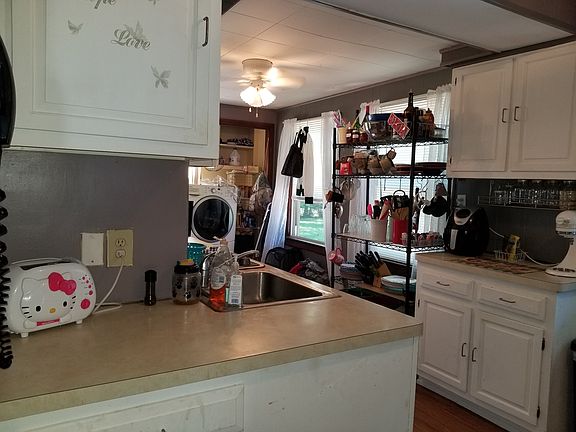 2nd image of 928 Richmond Rd
