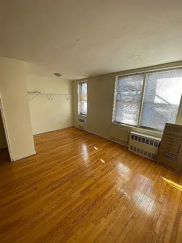 2801 Clarendon Road — Photo 1
