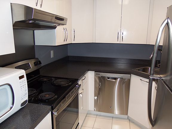 4th image of 173 Long Hill Dr APT G