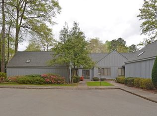 121 Woodridge Rd APT 102, Greenwood, SC 29646