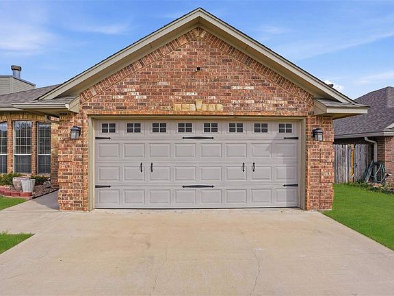 3rd image of 205 Cherry Ave