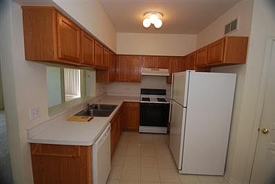 5th image of 401 Arboretum Dr #111