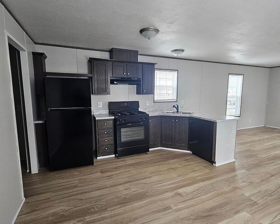 1st image of 2737 W Washington Ctr #296