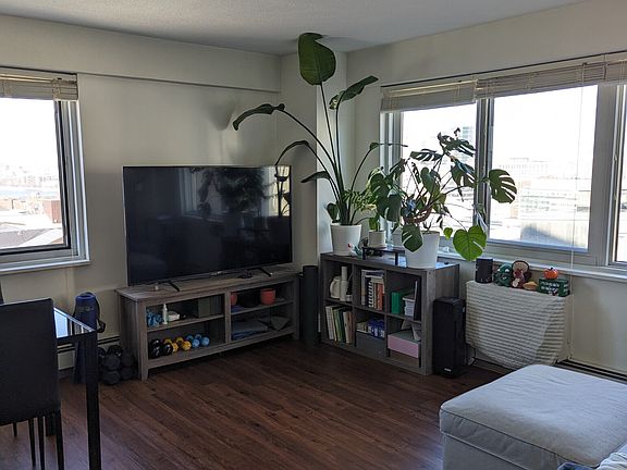 2nd image of 130 Bowdoin St APT 1501