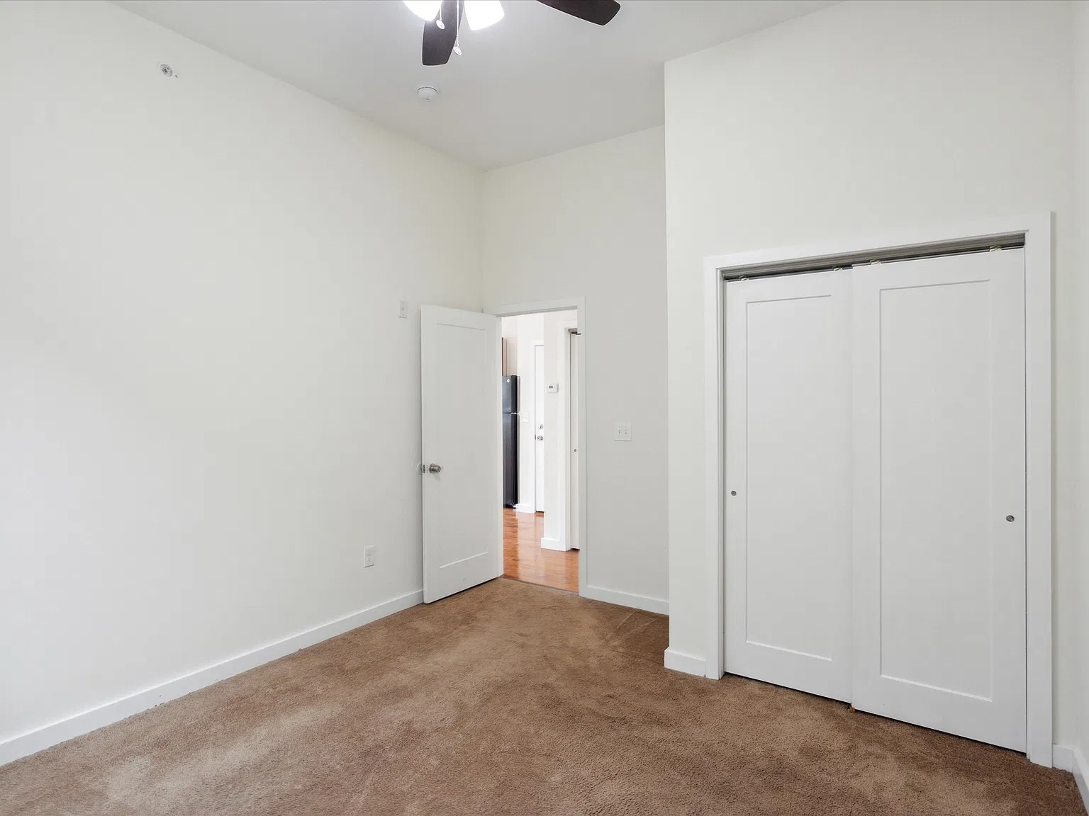 2 bed, 900 sqft, $1,550 — Photo 3
