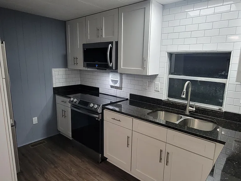 10906 Olivewood Ln — Photo 1