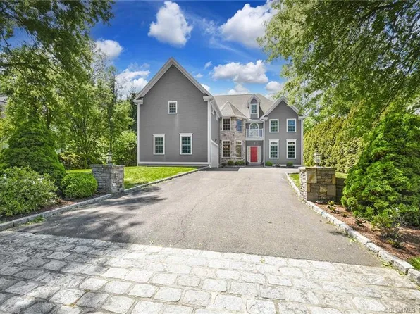 5 Christopher Ln, Norwalk, CT 06851
