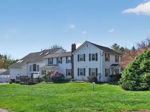 67 Amherst Rd #67, South Hadley, MA 01075