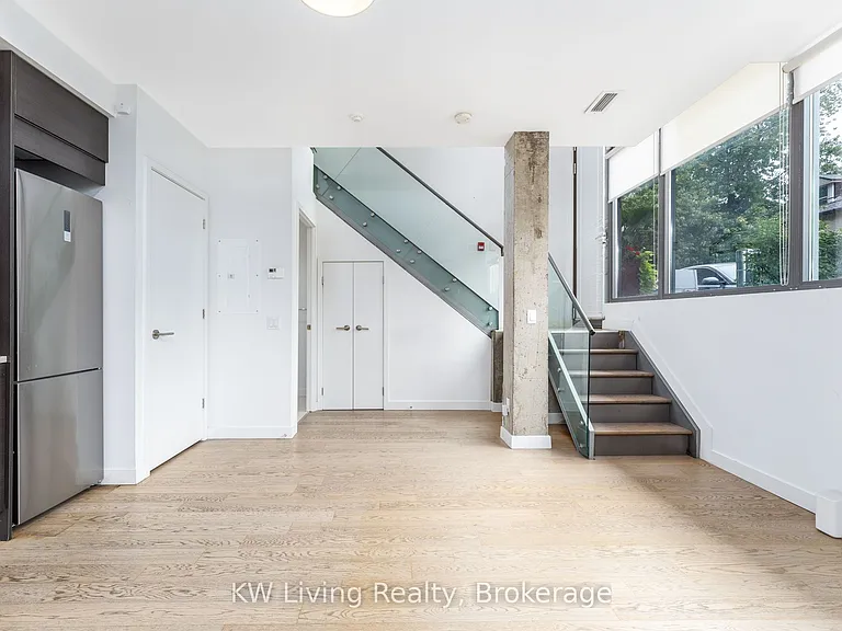 90 Broadview Ave #LW1 — Photo 12