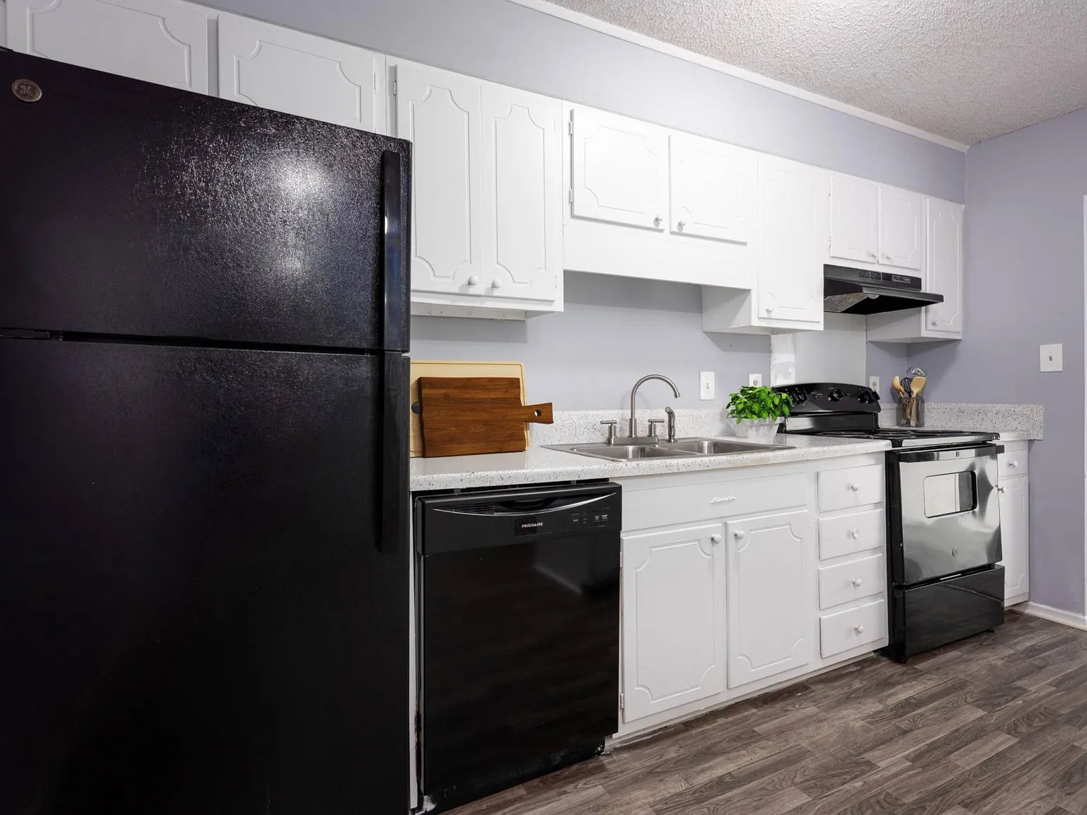 Legacy on Elm Apartments — Photo 4