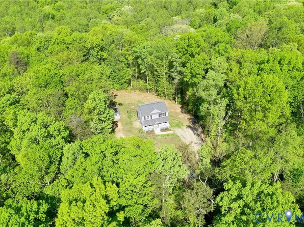 4957 Hill Rd, Kents Store, VA 23084